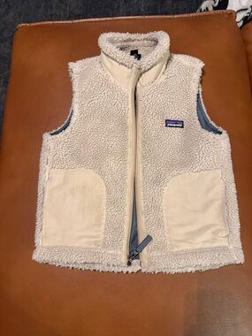 Patagonia Cream Sherpa Fleece Vest with Blue Trim